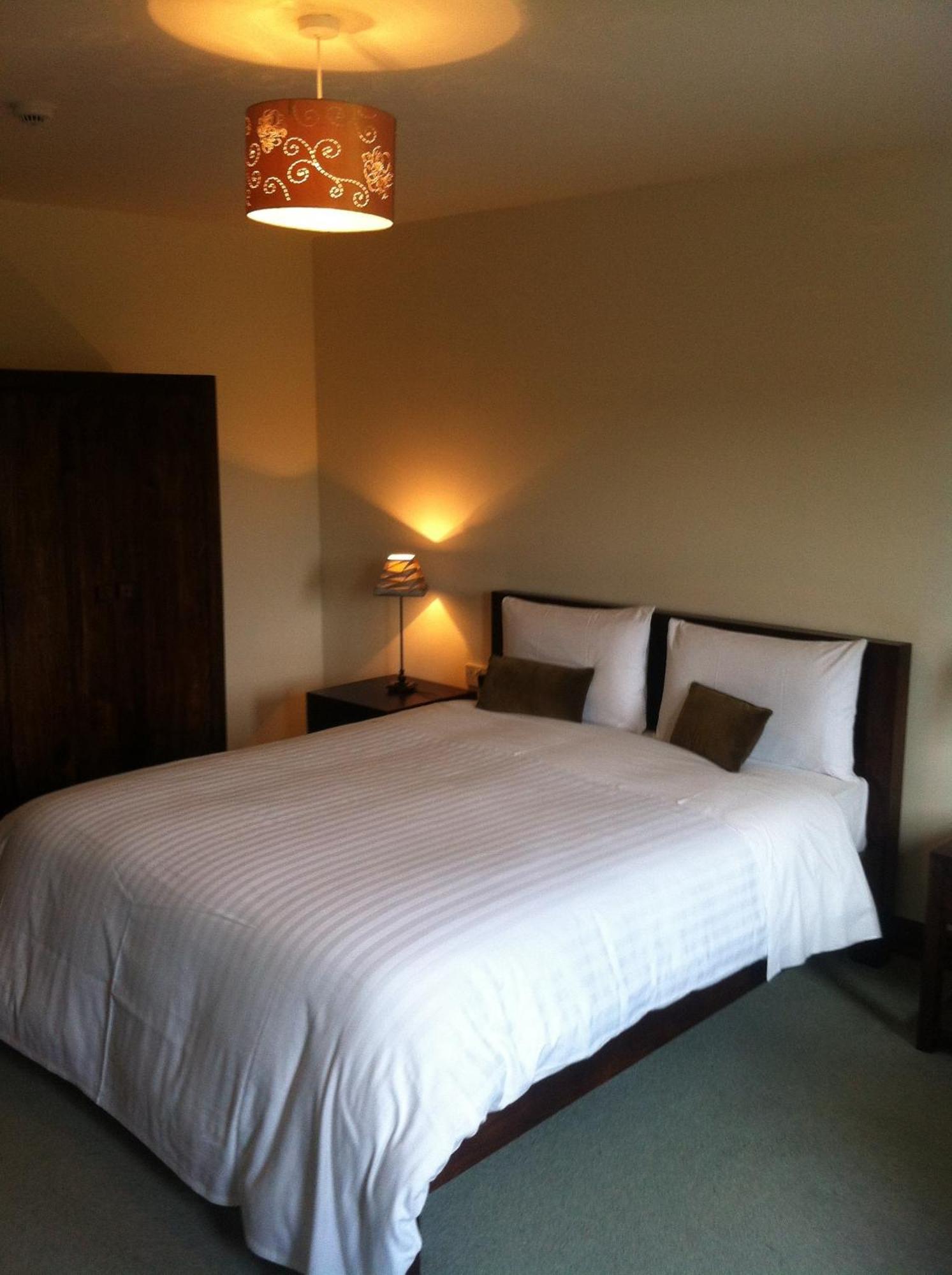 All The Twos Lodge Clifden